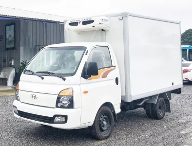 123oto THAY KÍNH XE Ô TÔ tải Hyundai 1 tấn tận nơi